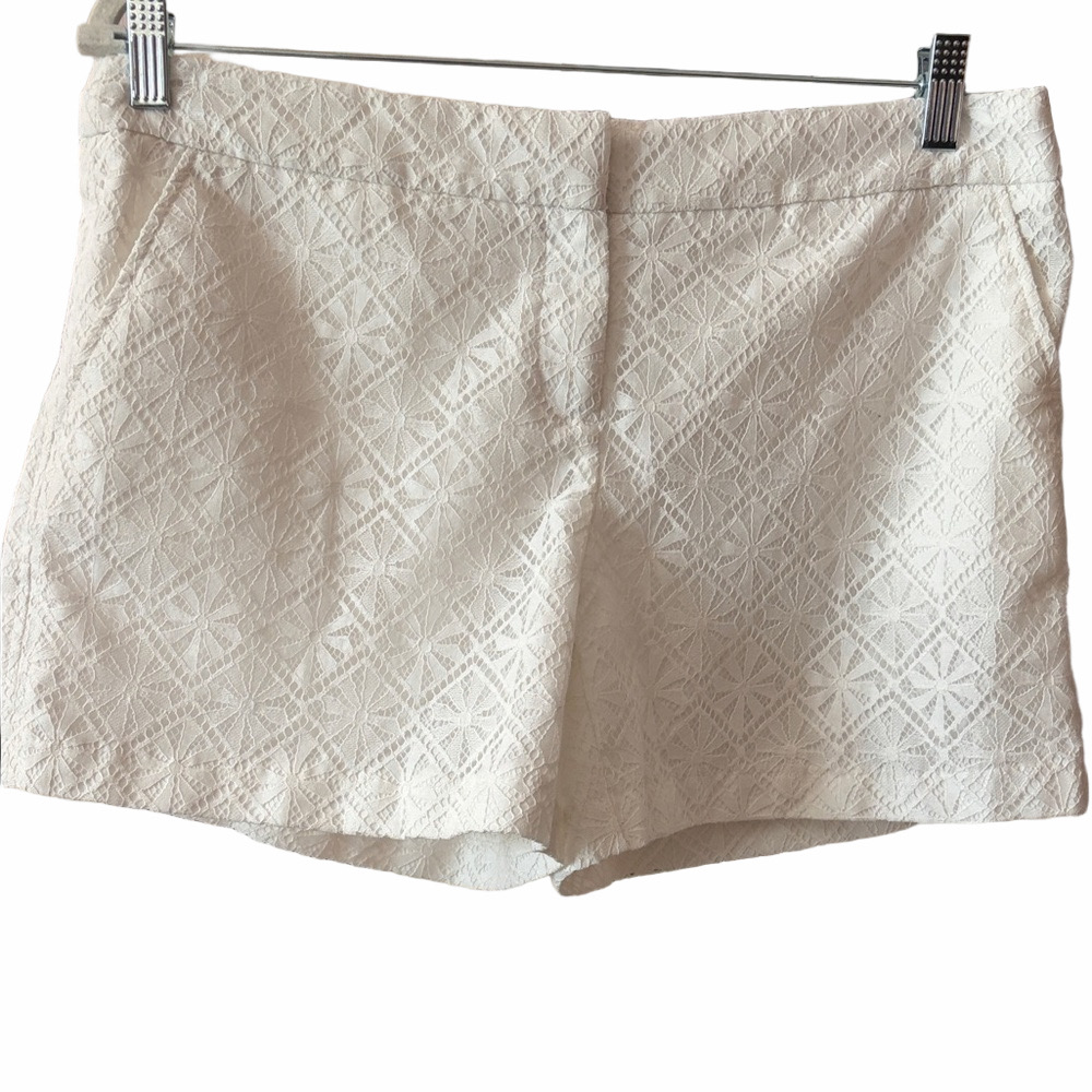White lace short shorts by Dalia size 10.